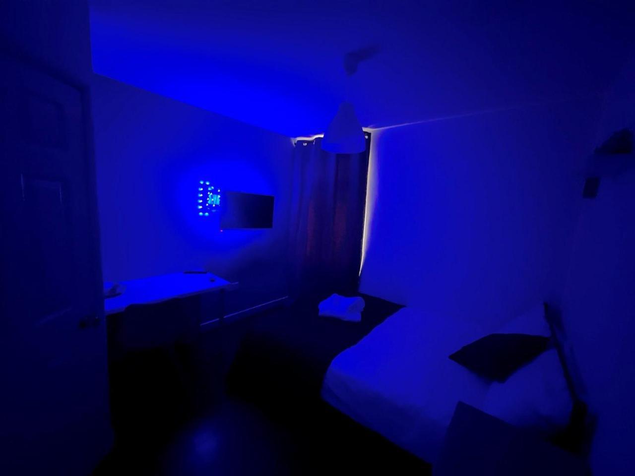 Deluxe Ensuite Double Room With Ensuite Coventry Exterior photo